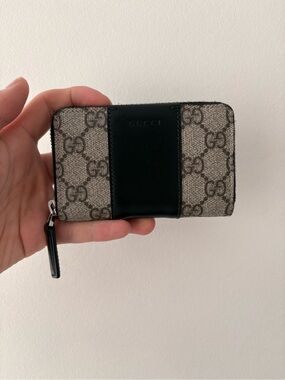 Gucci GG Supreme Zip Card Case - Beige Canvas with Black Leather